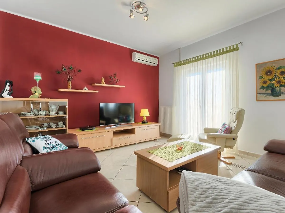 Apartment Laura By Interhome Galižana