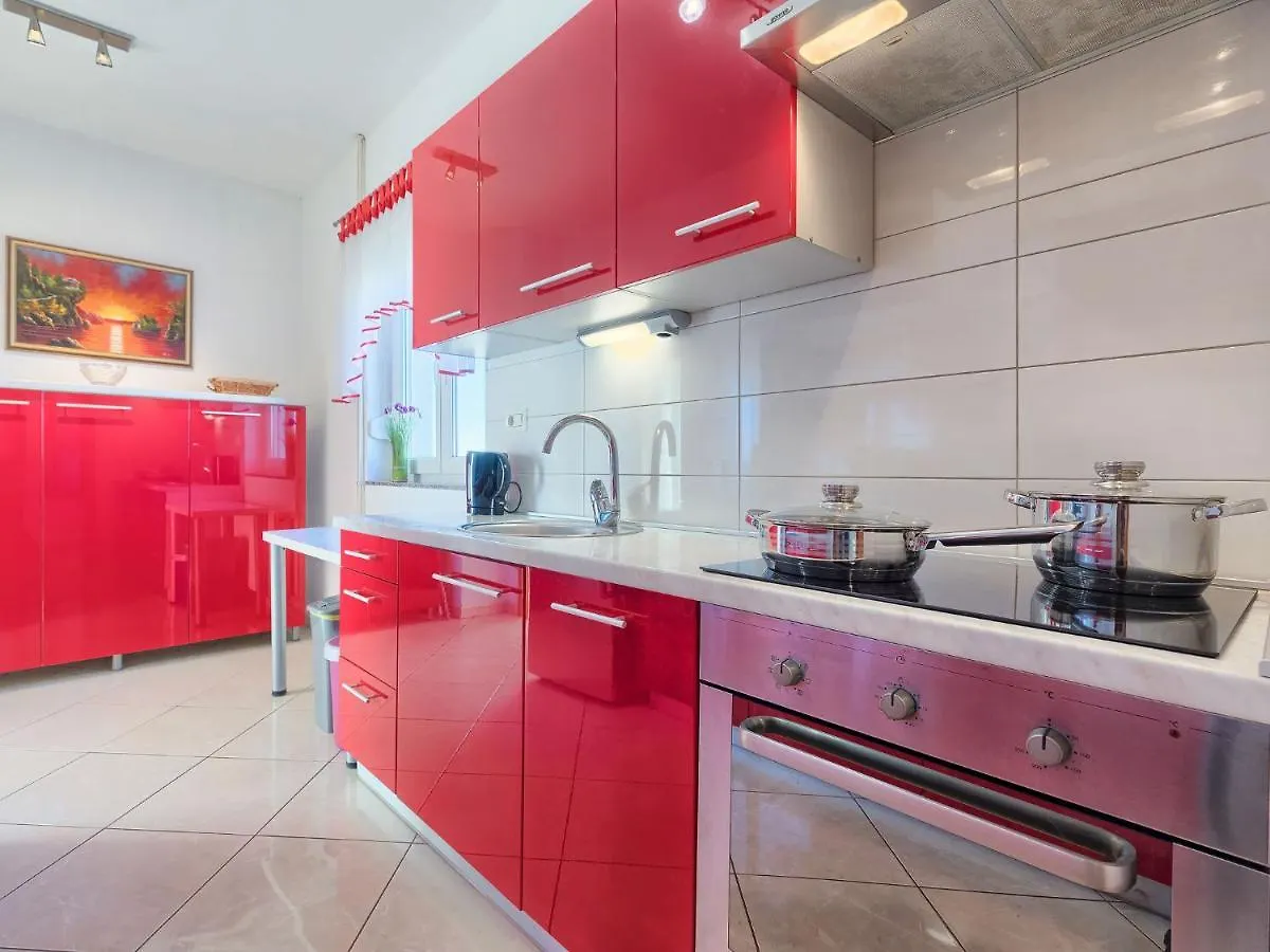 Apartment Laura By Interhome Galižana