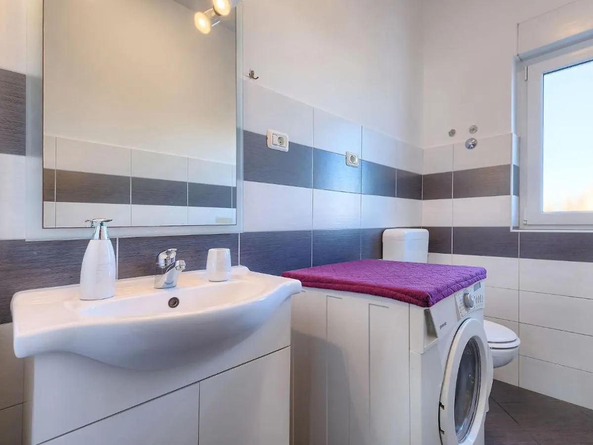 Apartment Laura By Interhome Galižana